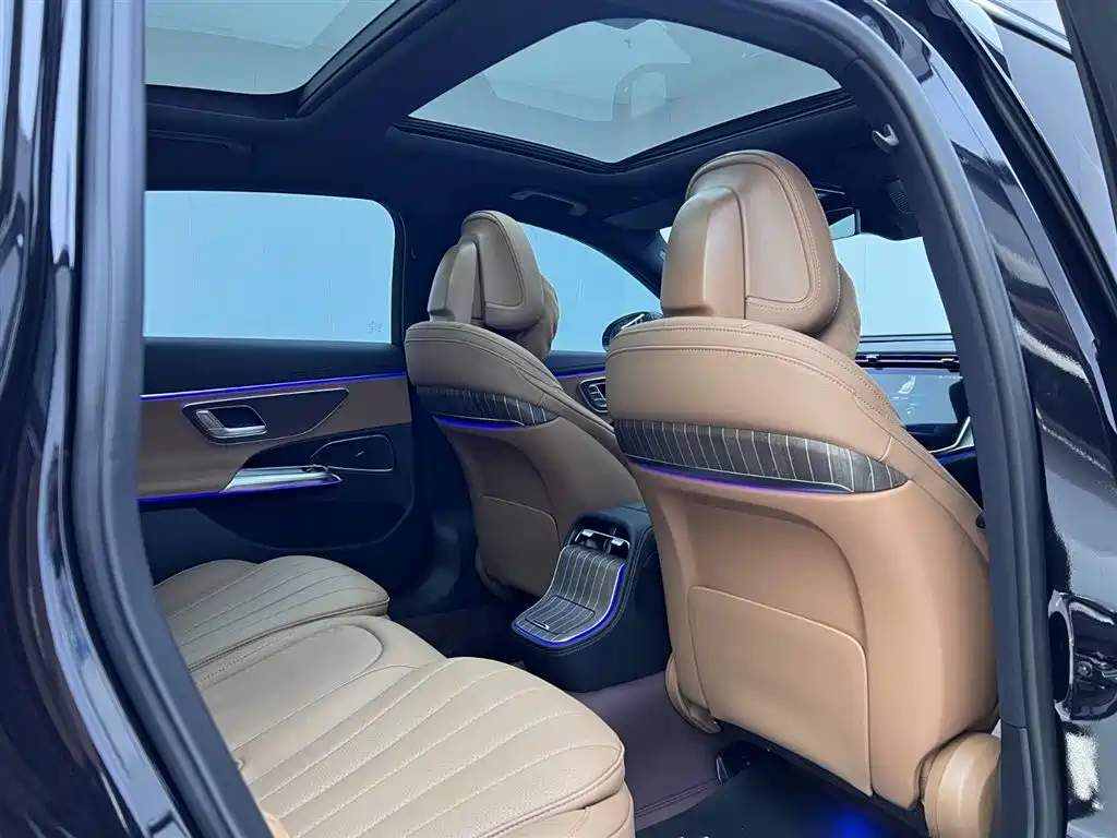 Mercedes-Benz E-Class 2025 — фото 20