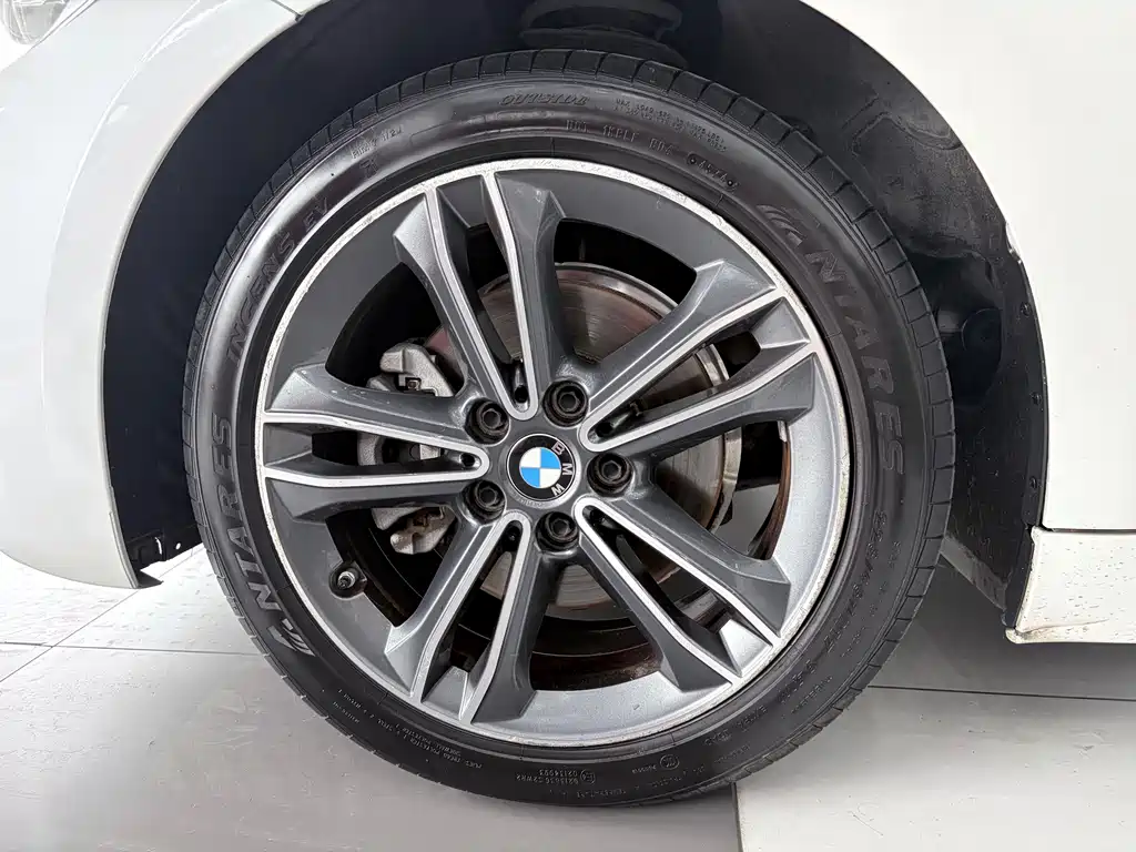 BMW 1 Series 2021 — фото 15