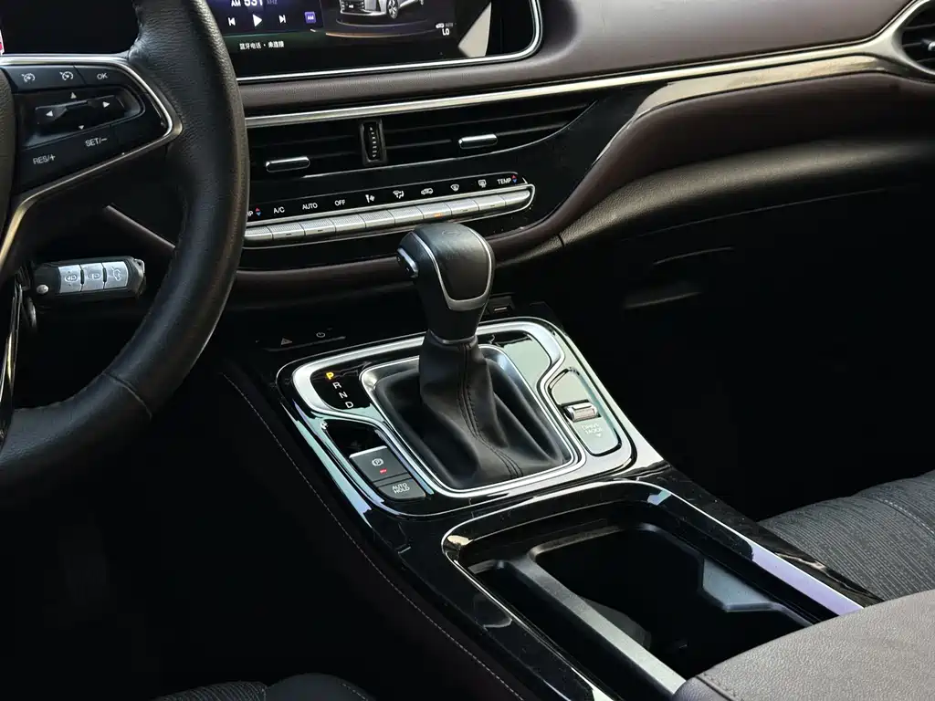 GAC Motor Trumpchi M6 2023 — фото 21