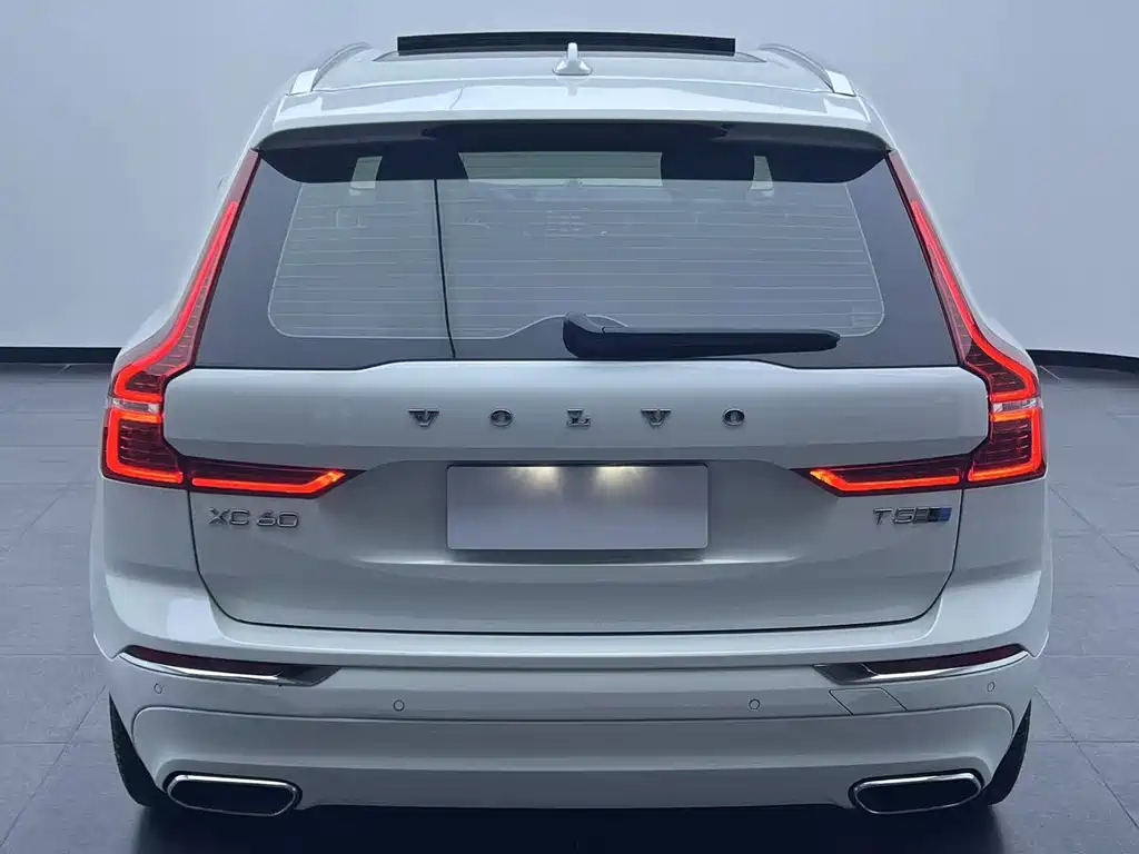 Volvo XC60 2018 — фото 8