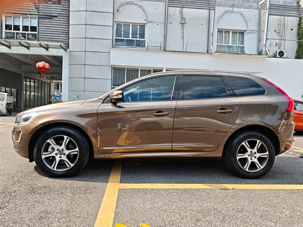 Volvo XC60 2014 — фото 8