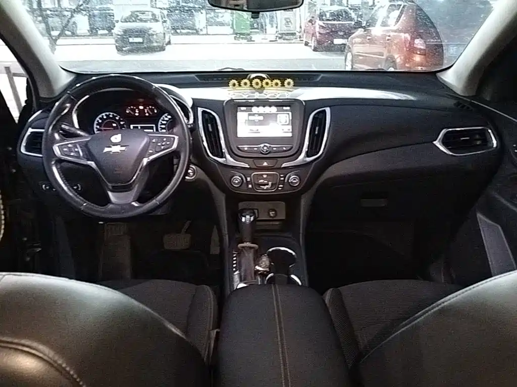 Chevrolet Equinox 2018 — фото 10