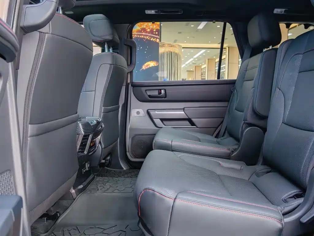 Toyota Sequoia 2025 — фото 21