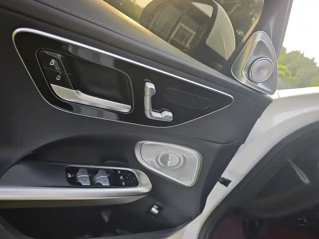 Mercedes-Benz C-Class 2023 — фото 11