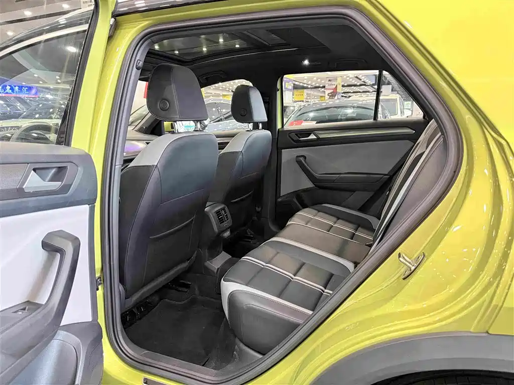 Volkswagen T-Roc 2023
