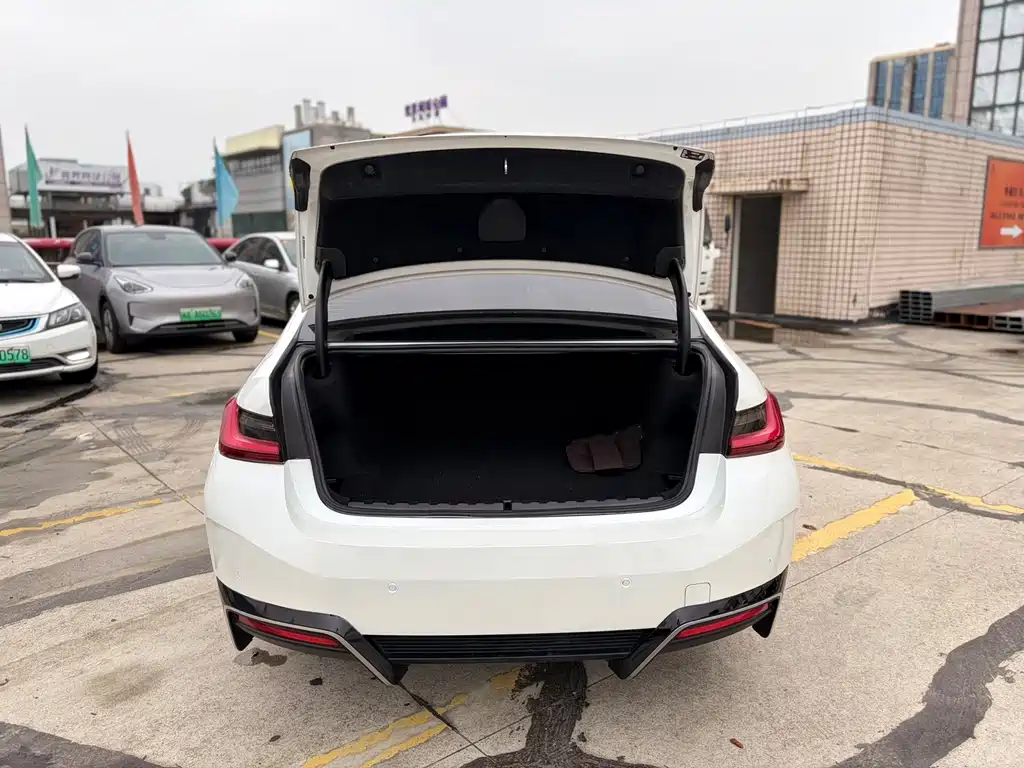 BMW i3 2023 — фото 16