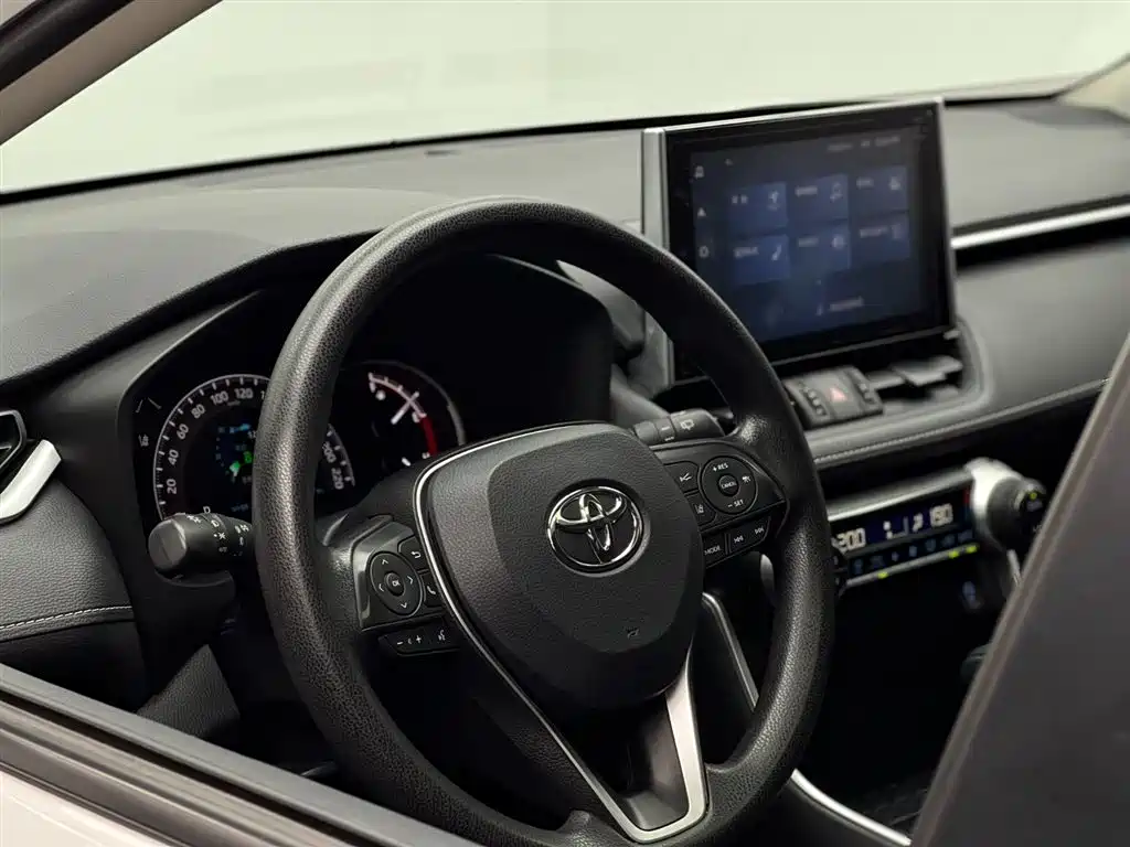 Toyota RAV4 2022 — фото 14
