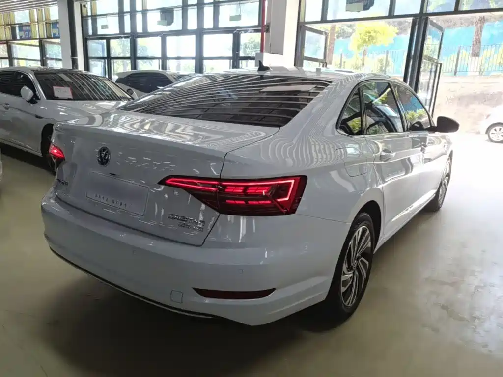 Volkswagen Sagitar 2022