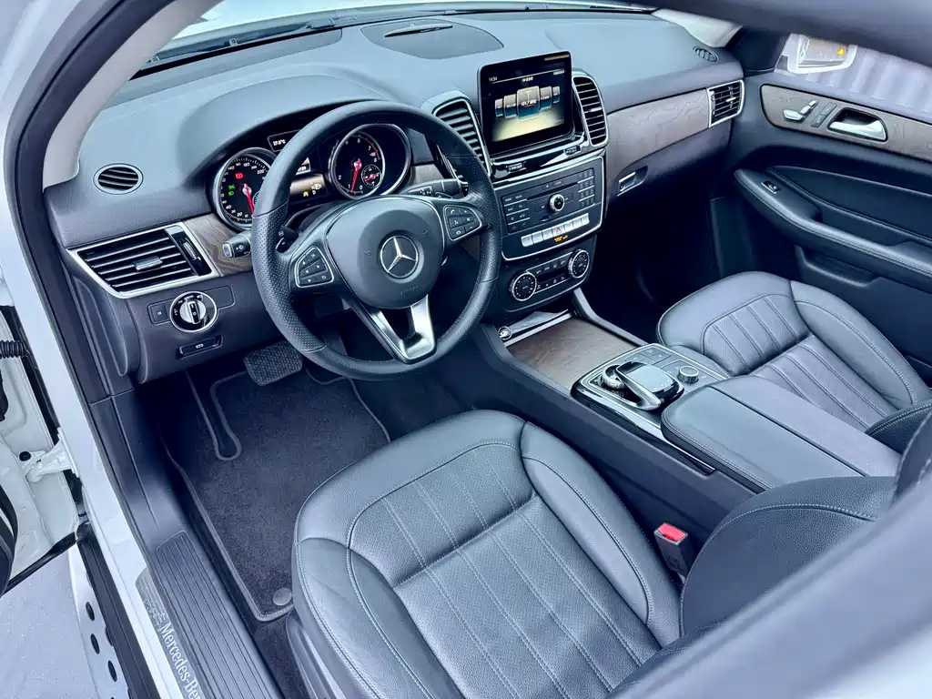 Mercedes-Benz GLE 2016 — фото 23