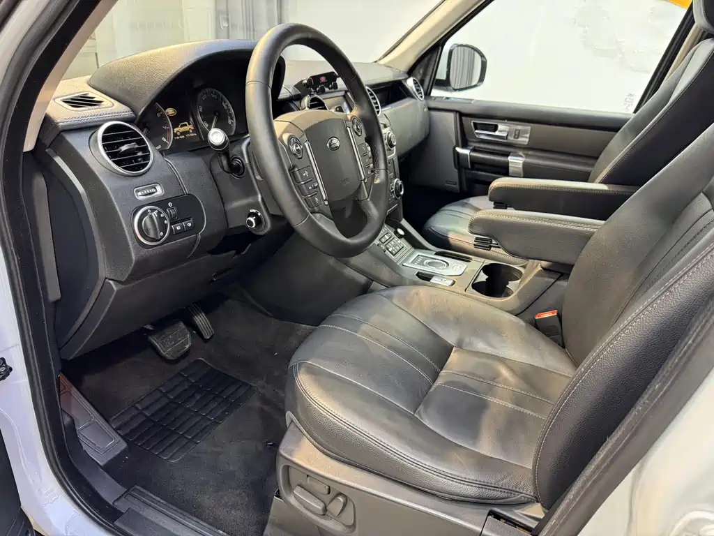 Land Rover Discovery 2015 — фото 13