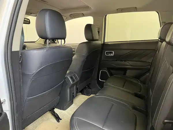 Mitsubishi Outlander 2021