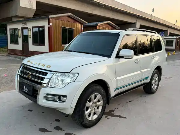 Mitsubishi Pajero 2019