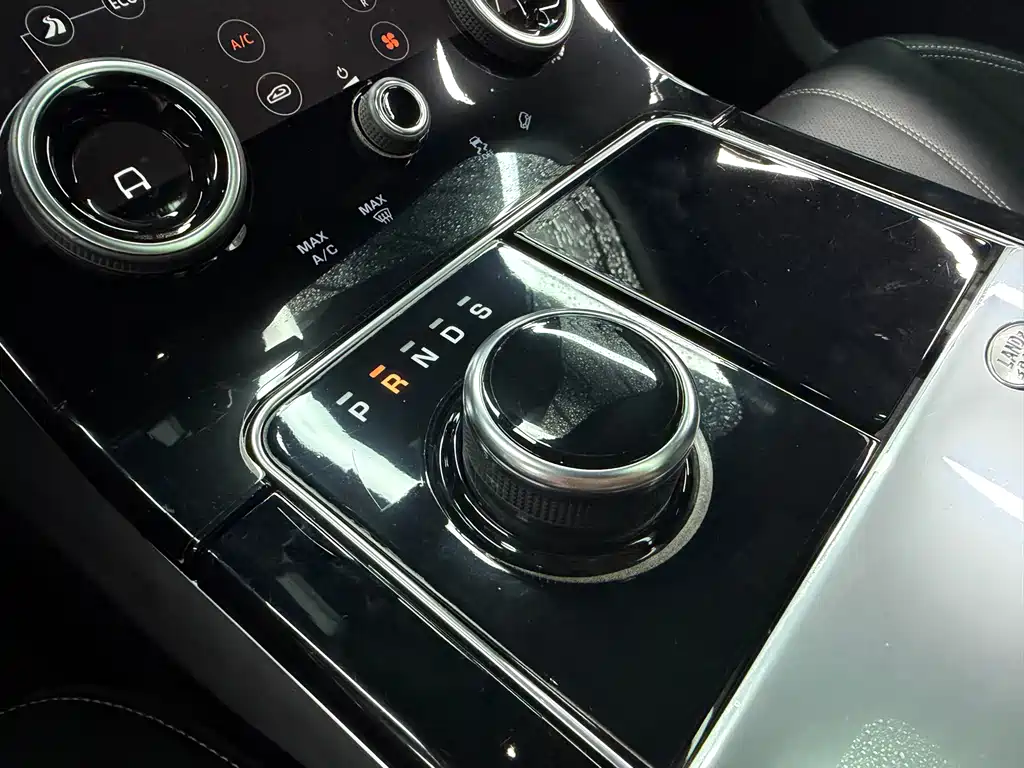 Land Rover Range Rover Velar 2019 — фото 17