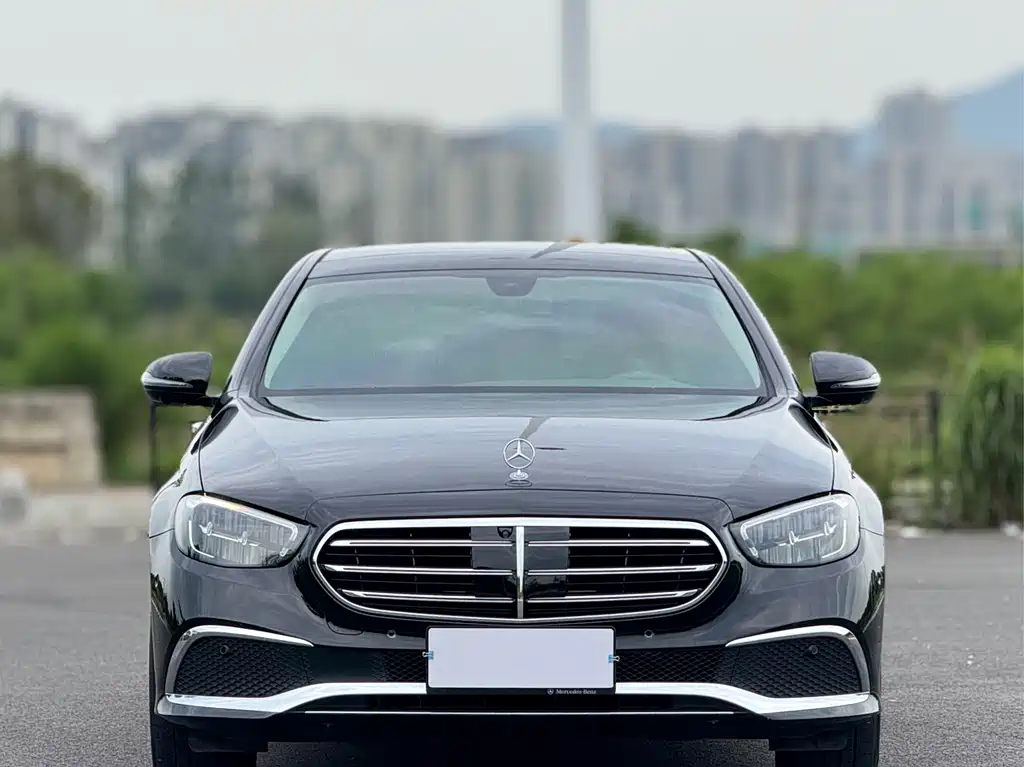 Mercedes-Benz E-Class 2022 — фото 2
