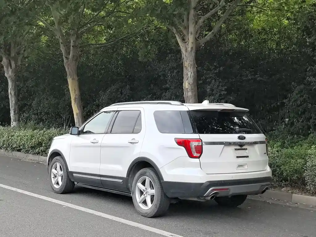 Ford Explorer 2016 — фото 4
