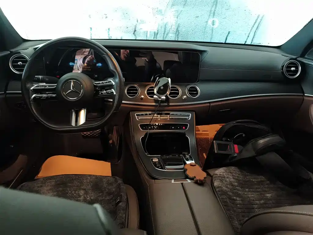 Mercedes-Benz E-Class 2021 — фото 10