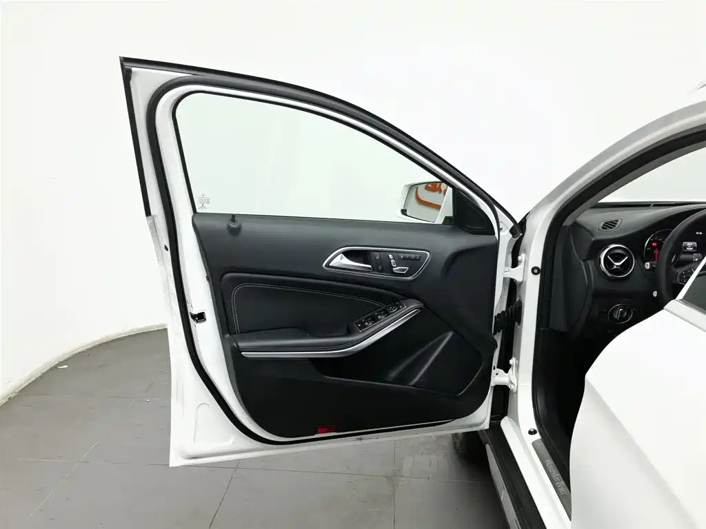 Mercedes-Benz GLA 2018 — фото 8