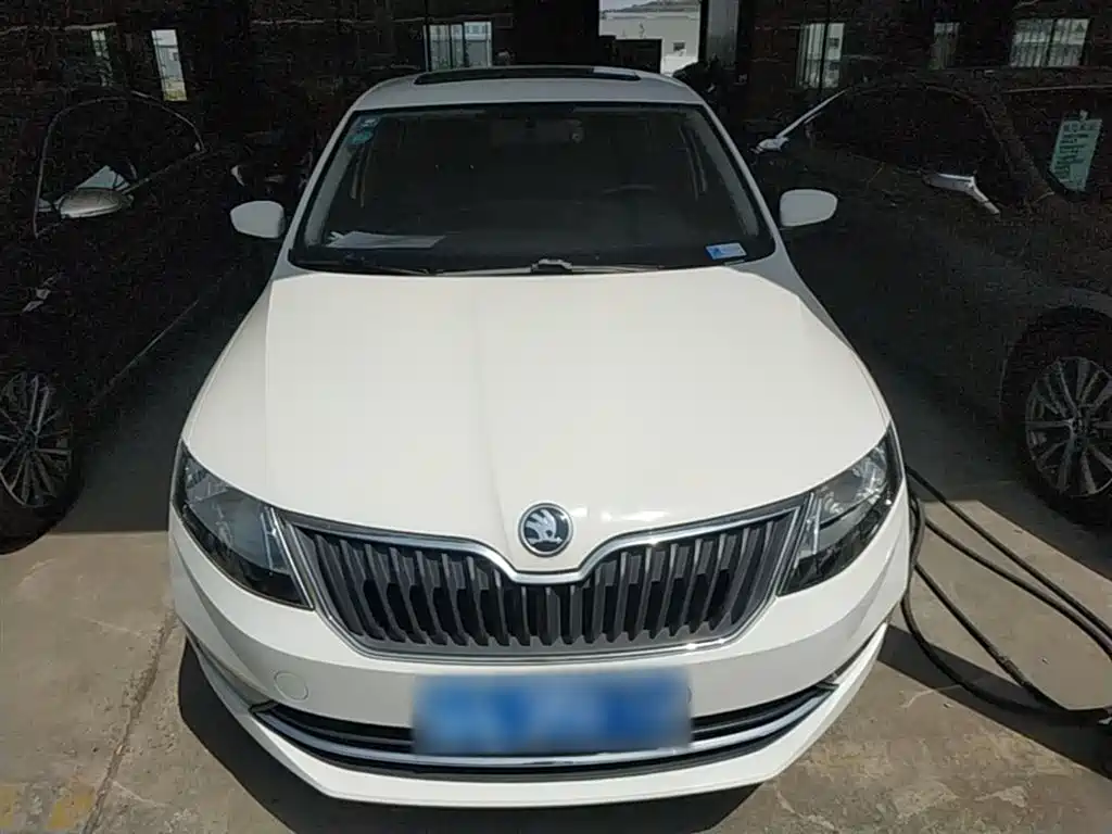 Skoda Rapid Spaceback 2020 — фото 3