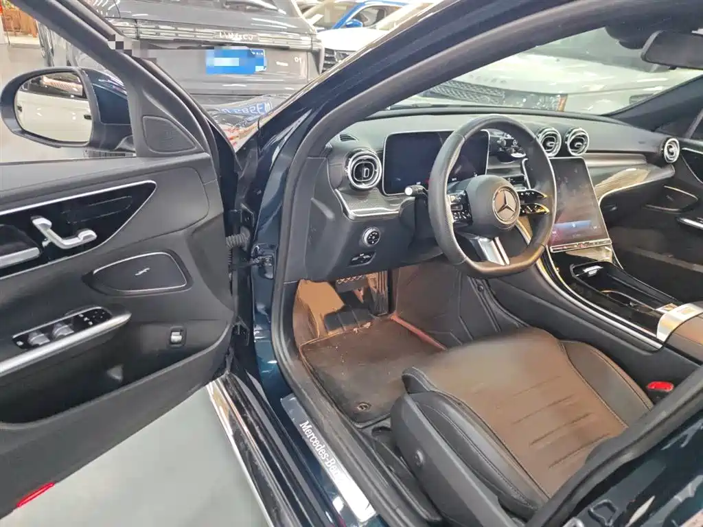 Mercedes-Benz C-Class 2023 — фото 16