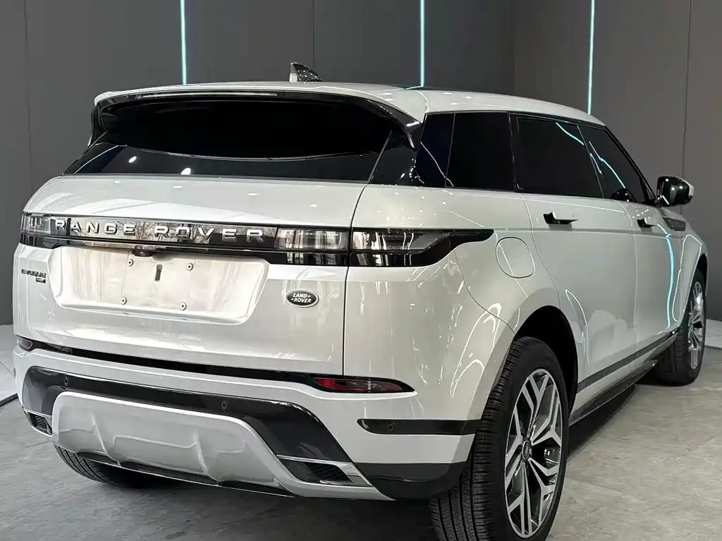 Land Rover Evoque 2023 — фото 6