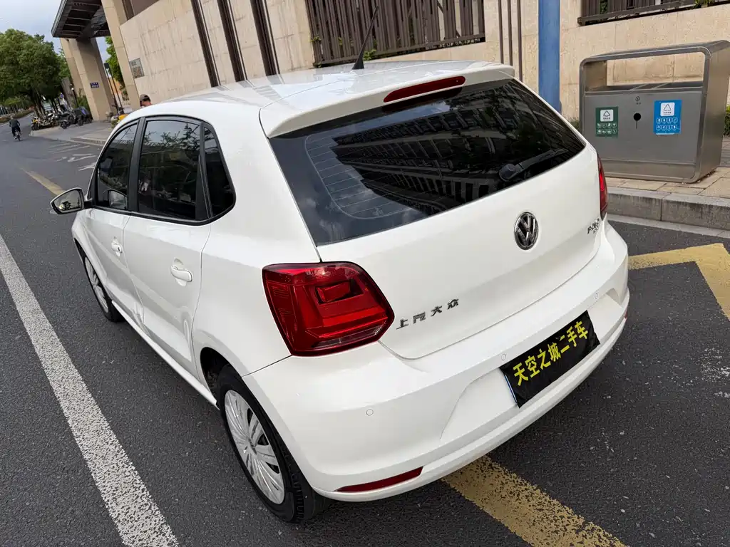 Volkswagen Polo 2017 — фото 19