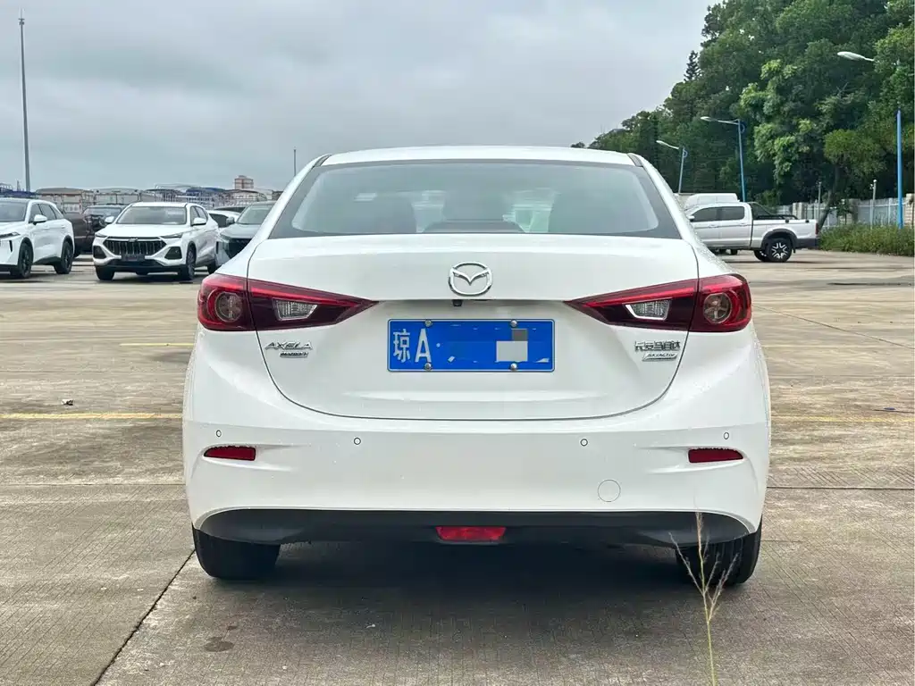 Mazda 3 Axela 2019 — фото 8