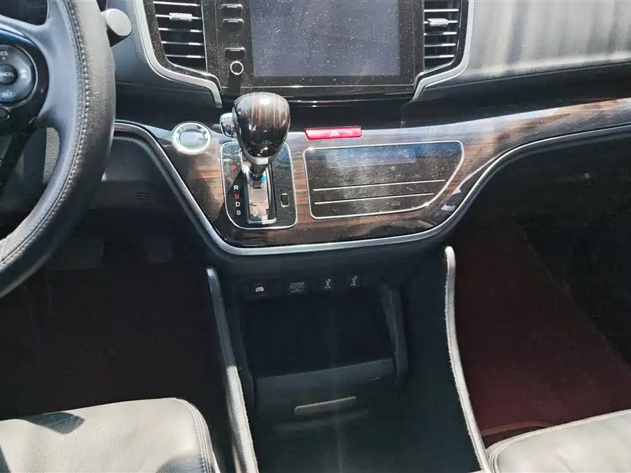 Honda Odyssey 2021 — фото 16
