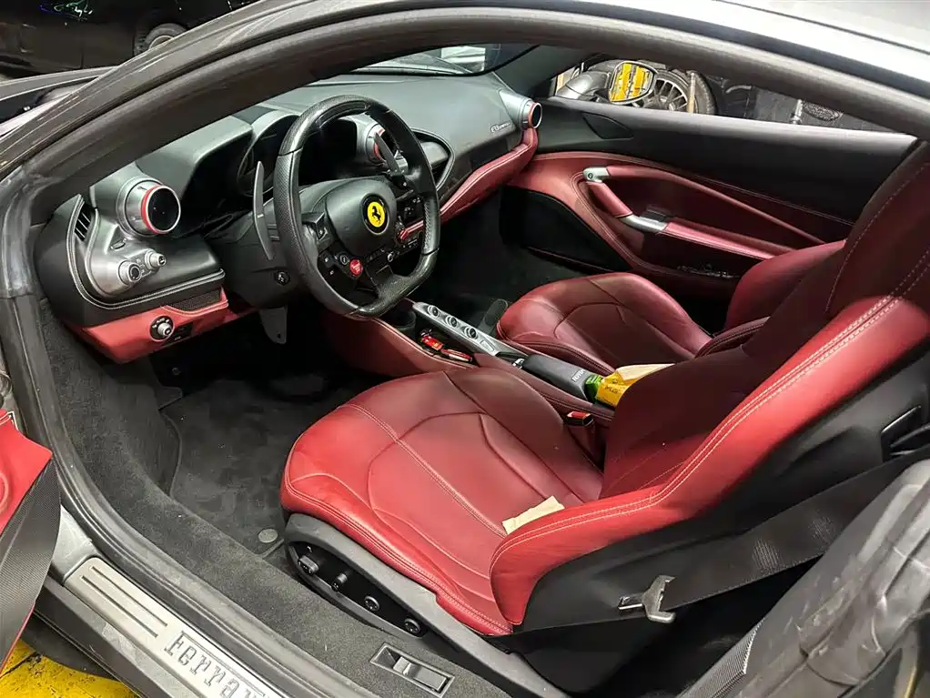 Ferrari F8 2021 — фото 3