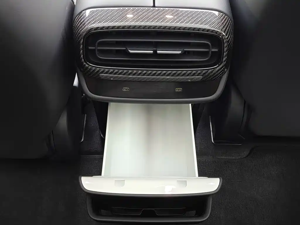 Xiaomi SU7 Ultra 2025 — фото 10