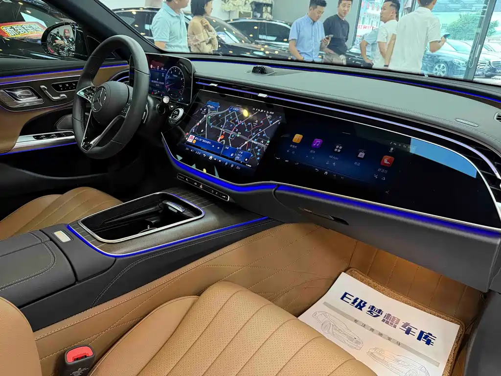 Mercedes-Benz E-Class 2025 — фото 15