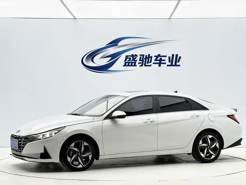 Hyundai Elantra 2022