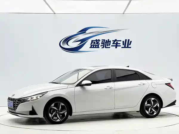 Hyundai Elantra 2022