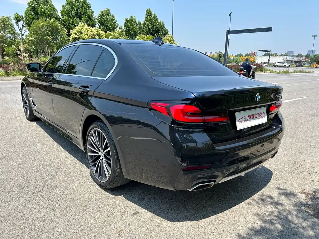 BMW 5 Series 2021 — фото 16