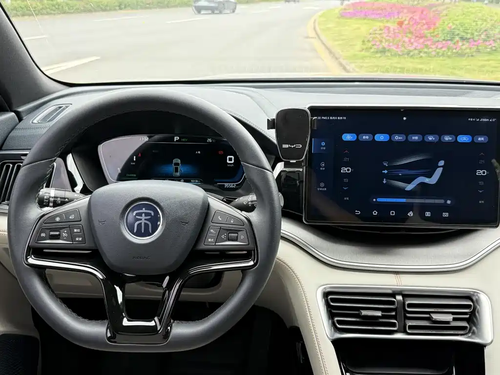 BYD PLUS New Energy 2022 — фото 11