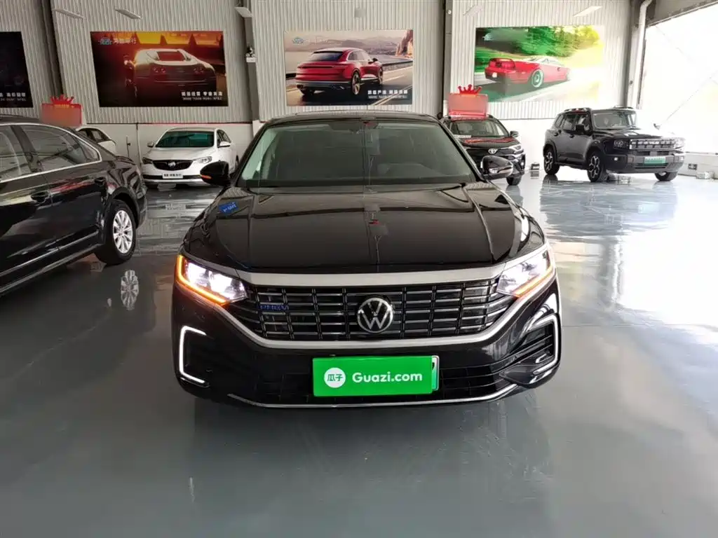 Volkswagen Passat PHEV 2023 — фото 3
