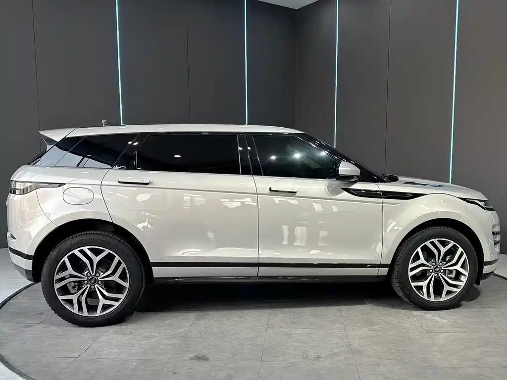 Land Rover Evoque 2023 — фото 4