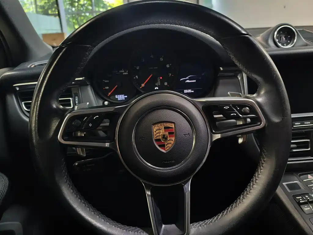 Porsche Macan 2021 — фото 14