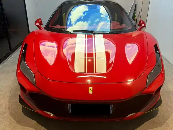 Ferrari F8 2023