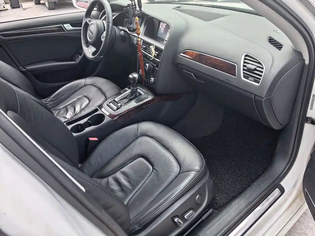Audi A4L 2015 — фото 4