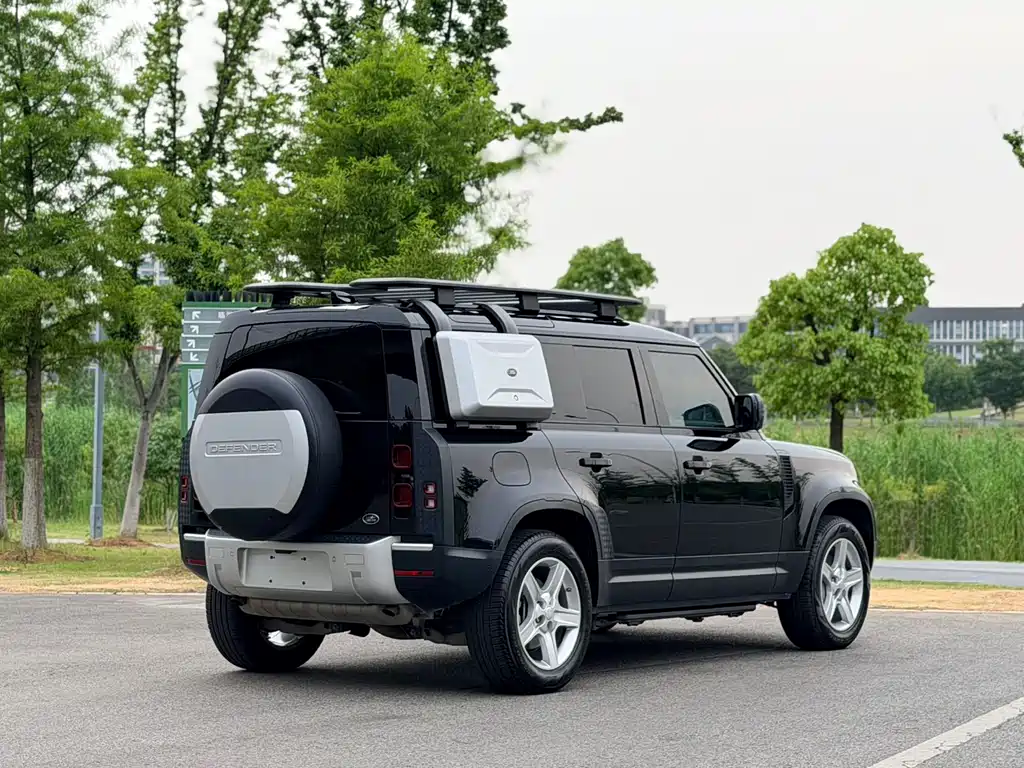 Land Rover Defender 2020 — фото 15