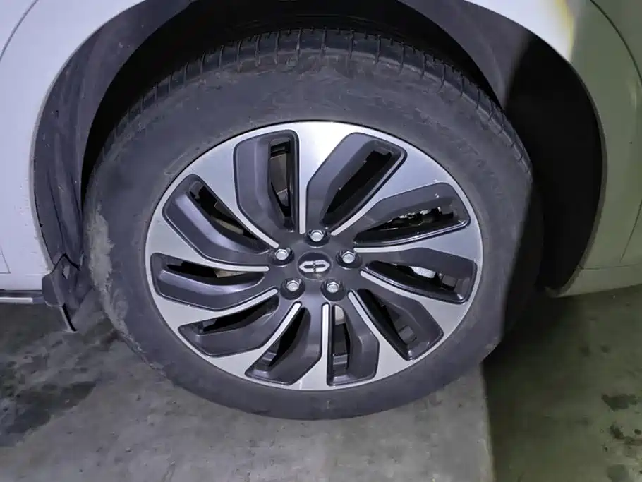 AITO M7 2023 — фото 6
