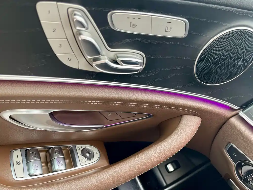 Mercedes-Benz E-Class 2018 — фото 11