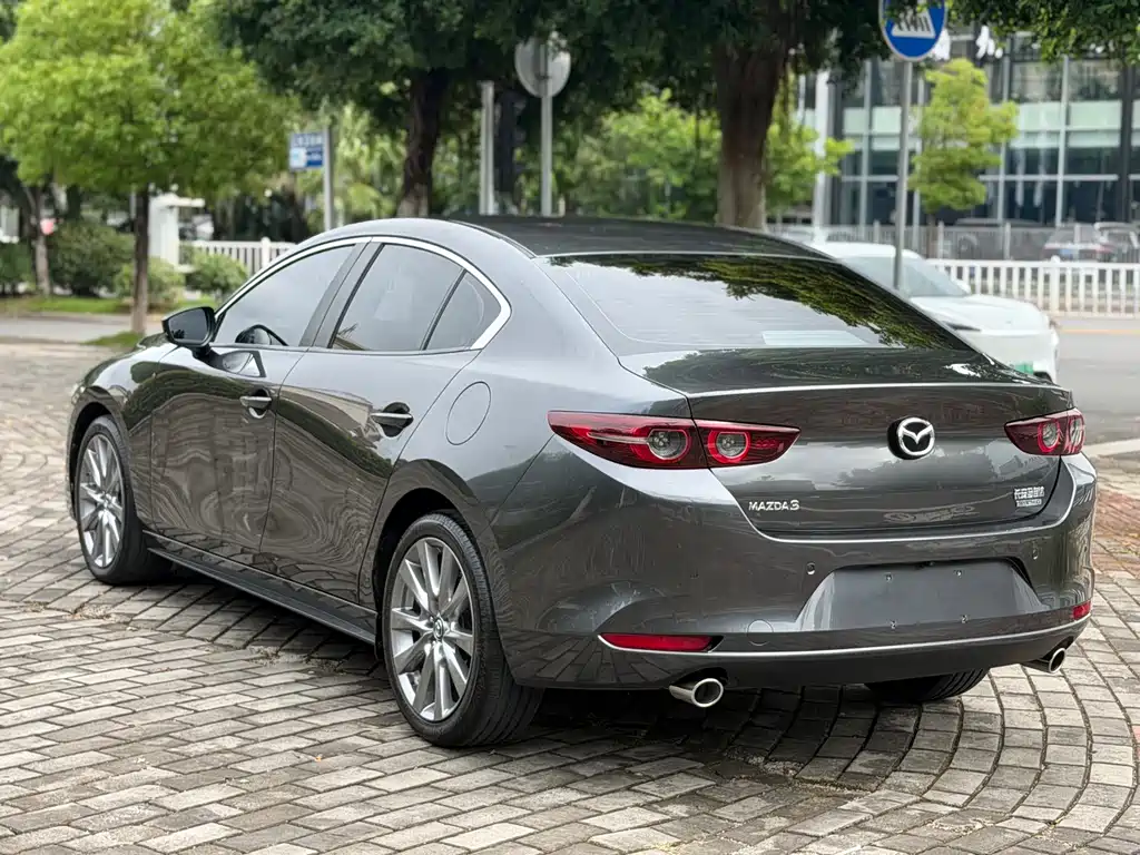 Mazda 3 Axela 2021 — фото 3