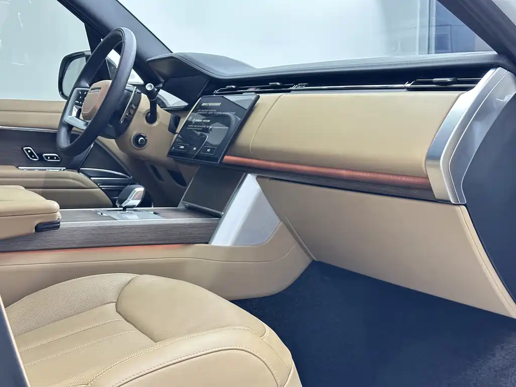 Land Rover Range Rover 2025 — фото 16