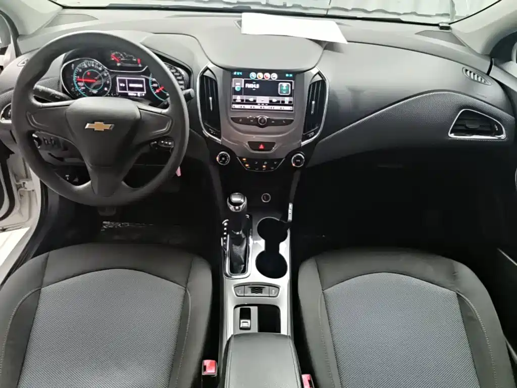 Chevrolet Cruze 2018 — фото 13