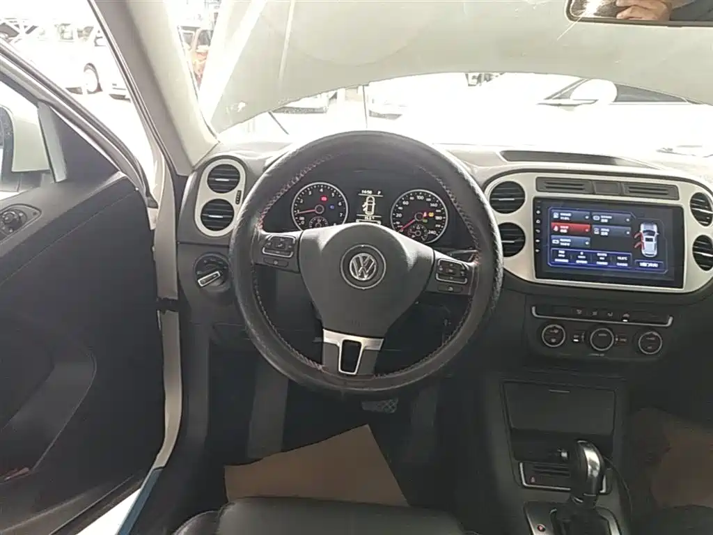 Volkswagen Tiguan 2018 — фото 11