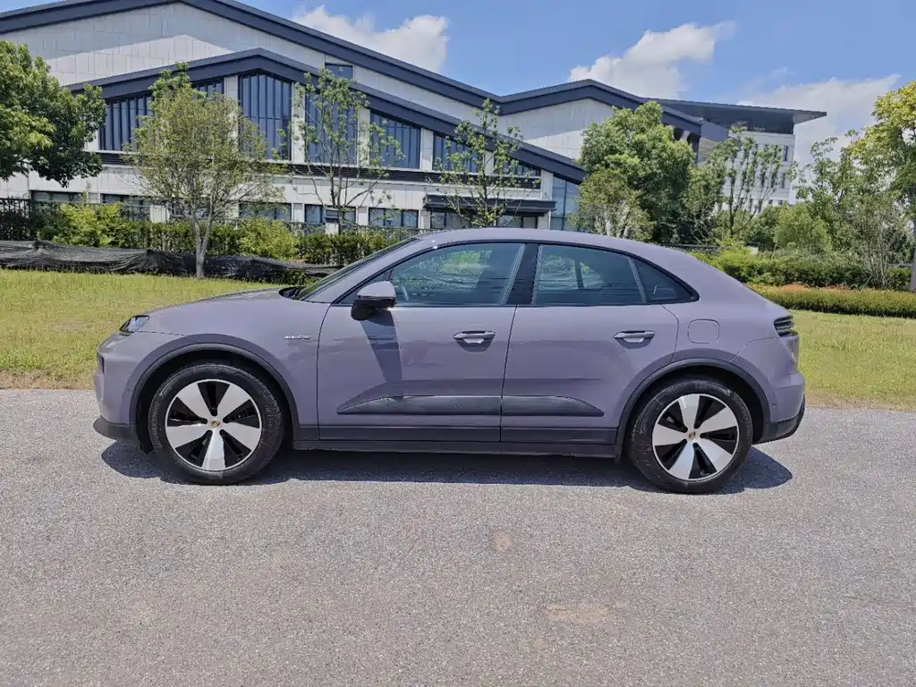 Porsche Macan New Energy 2025 — фото 2