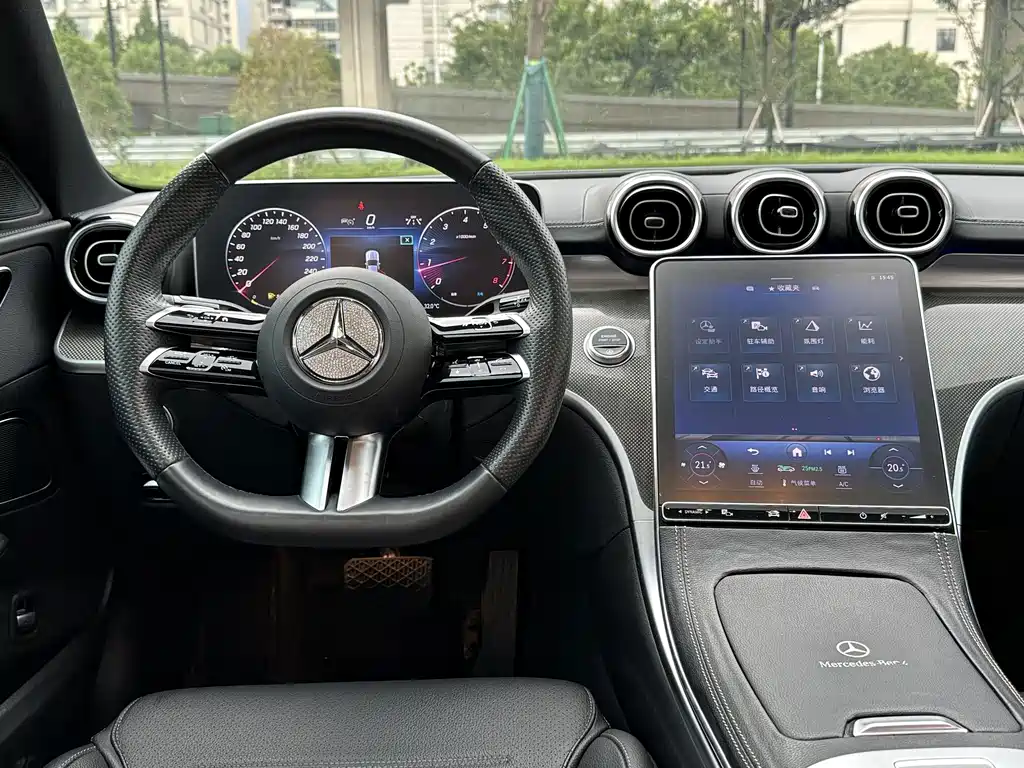 Mercedes-Benz C-Class 2023 — фото 14
