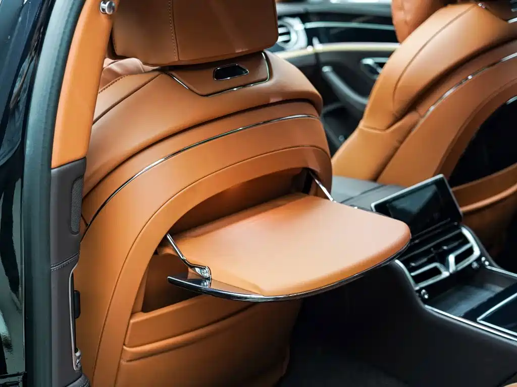 Bentley Flying Spur Plug-In Hybrid 2026 — фото 12