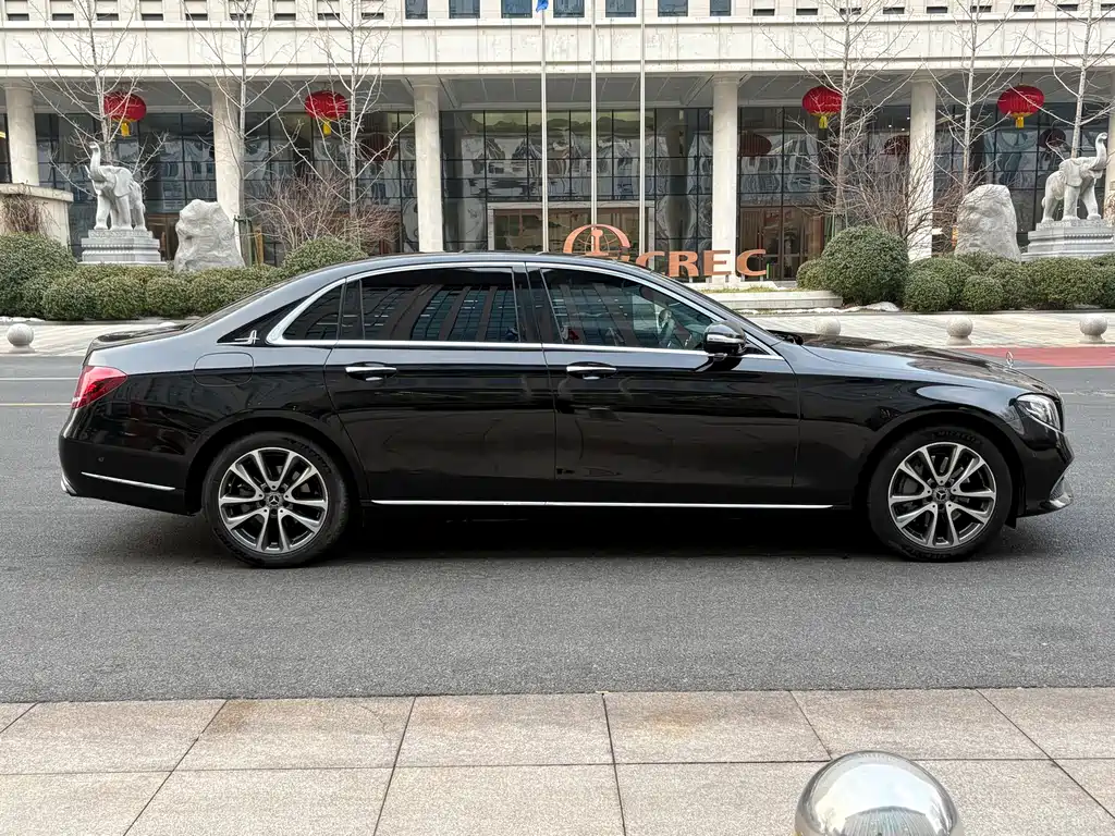 Mercedes-Benz E-Class 2019 — фото 6
